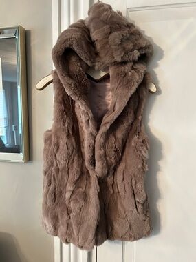 PATRIZIA LUCA FUR VEST NWOT